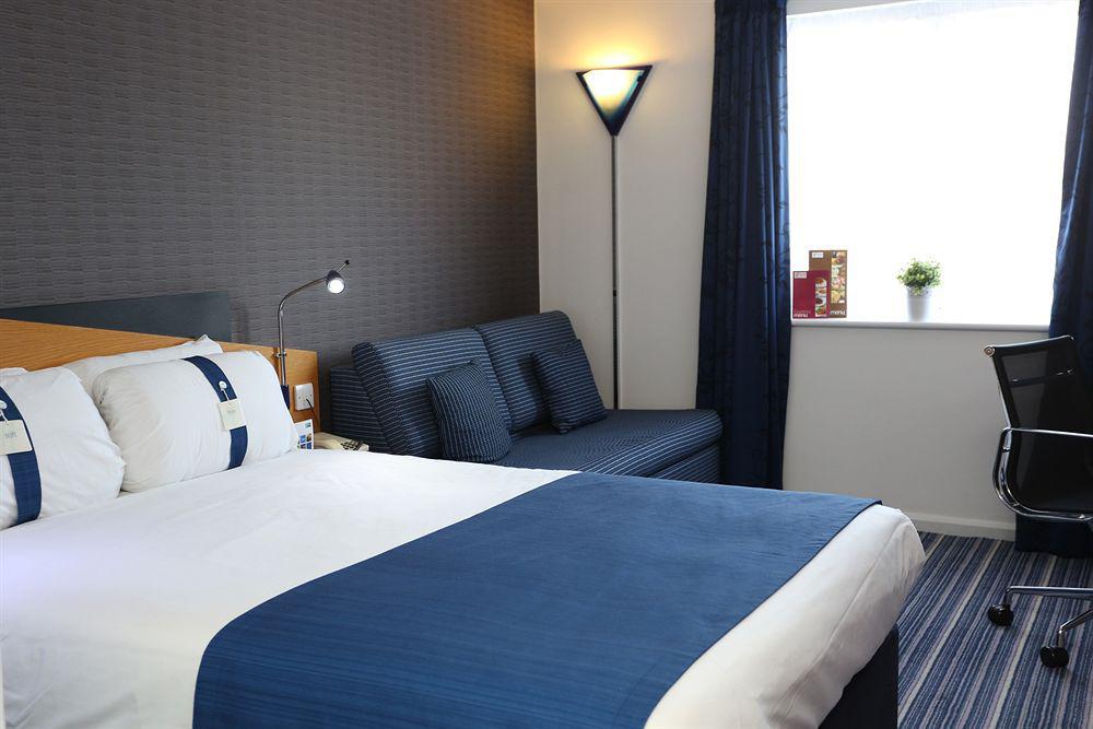 Holiday Inn Express Southampton West By Ihg Totton Exterior foto