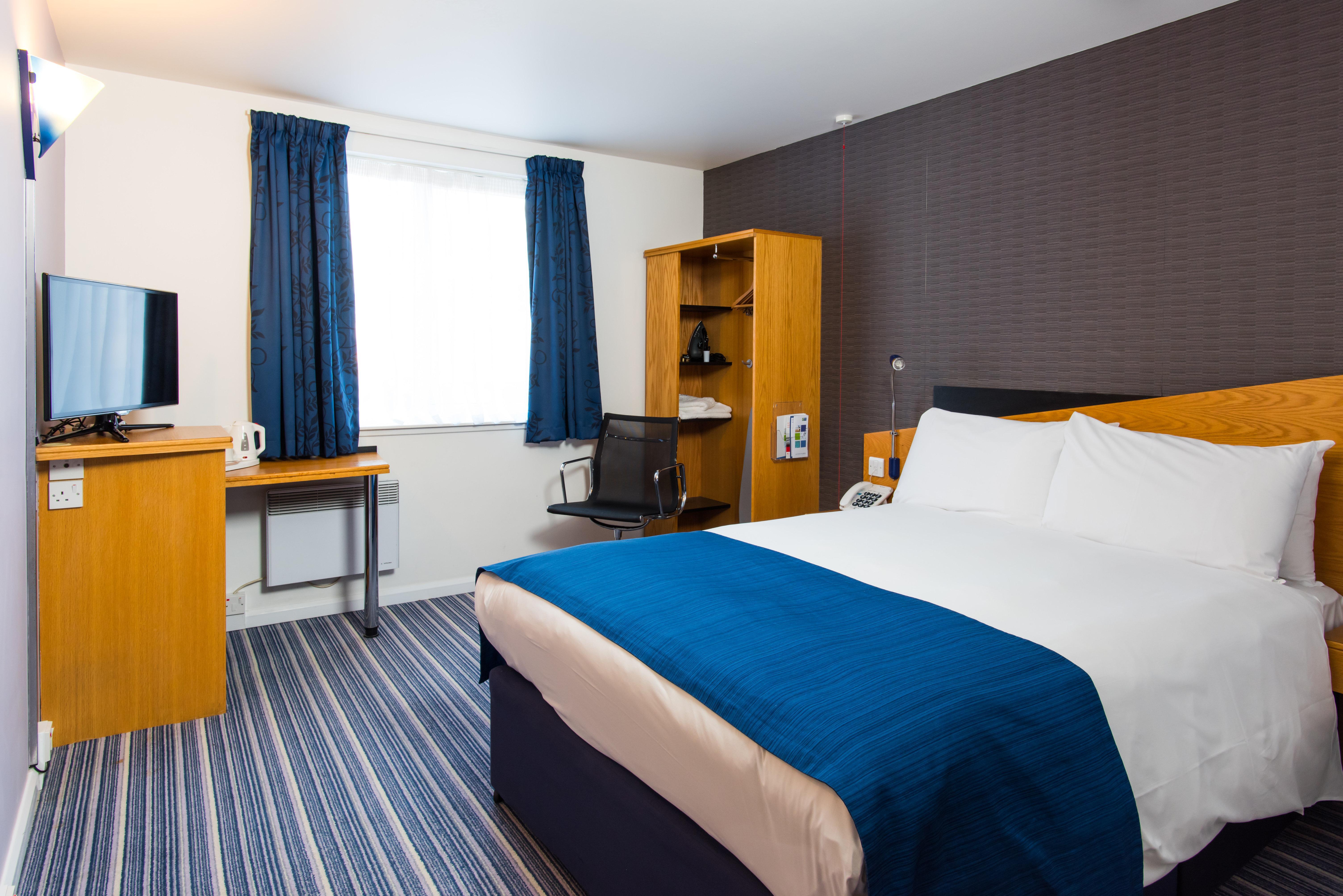 Holiday Inn Express Southampton West By Ihg Totton Exterior foto