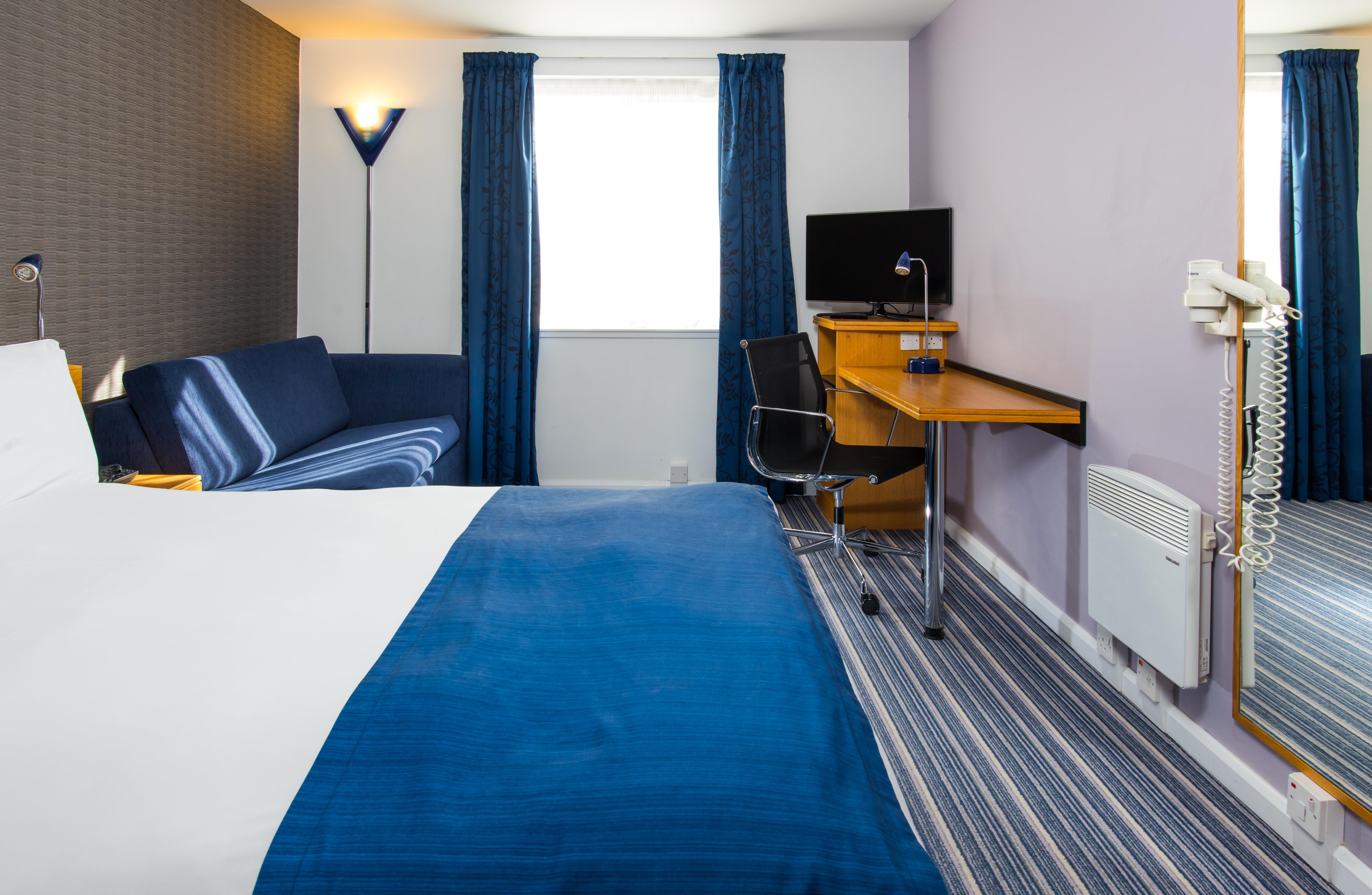 Holiday Inn Express Southampton West By Ihg Totton Exterior foto