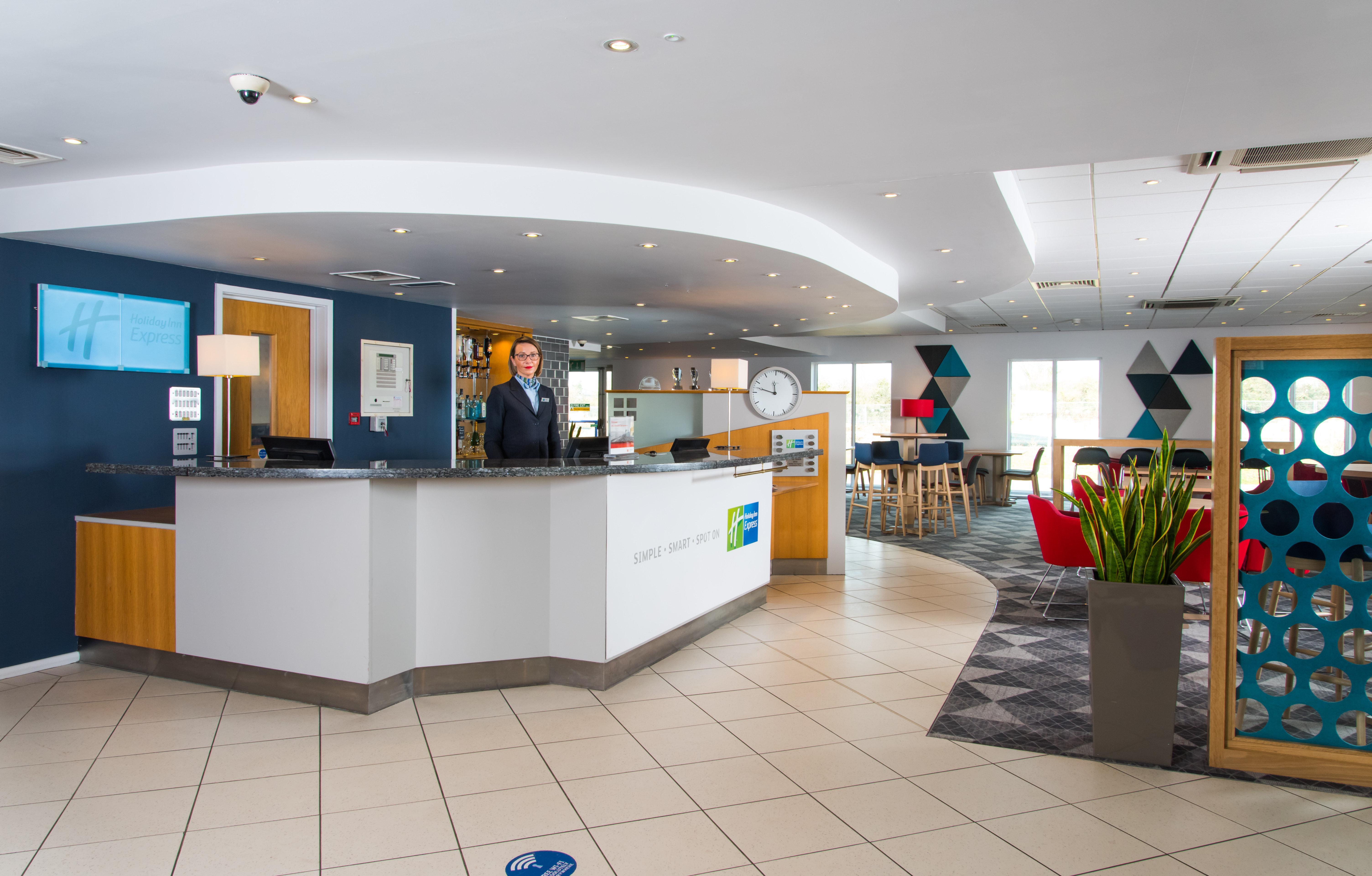 Holiday Inn Express Southampton West By Ihg Totton Exterior foto
