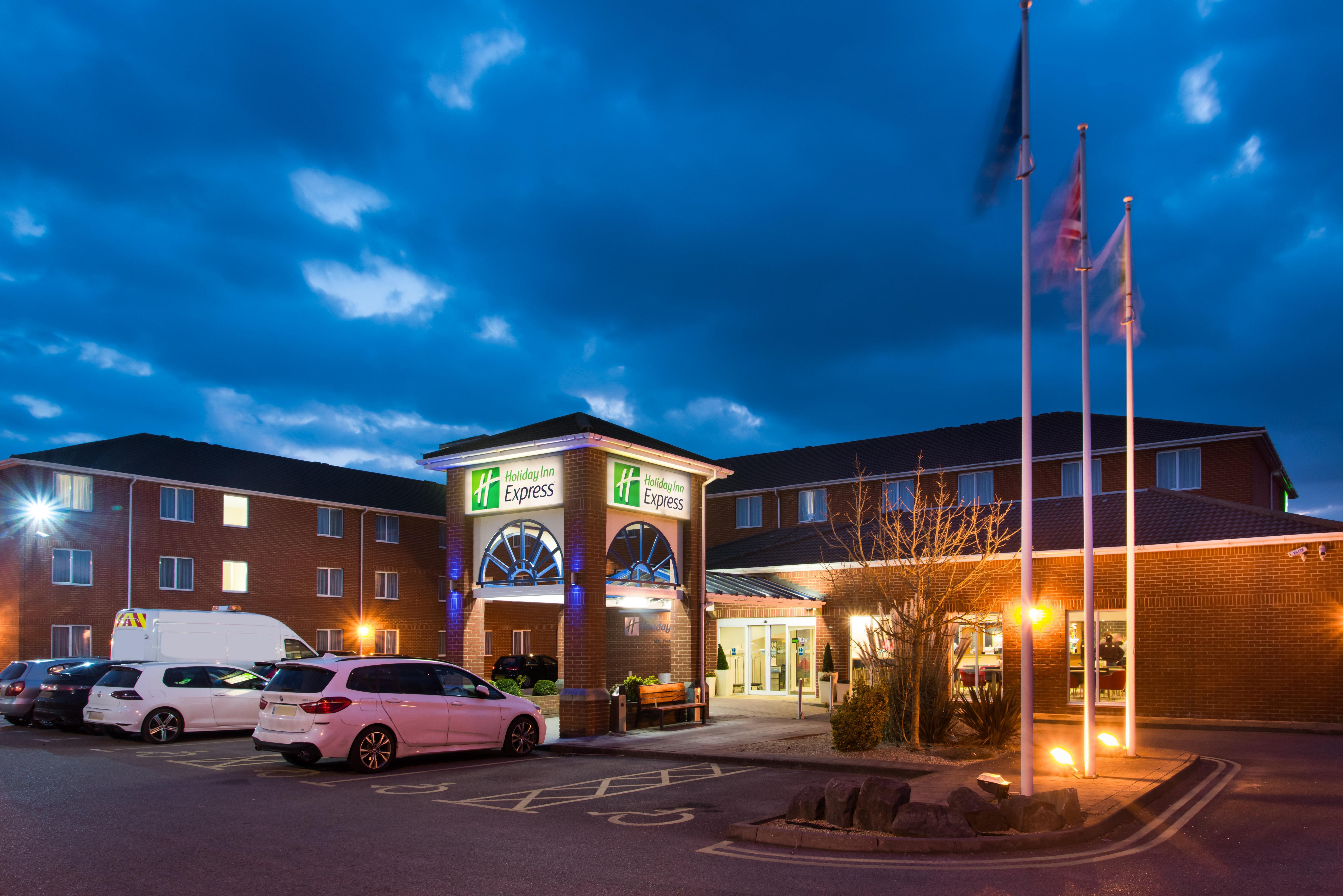 Holiday Inn Express Southampton West By Ihg Totton Exterior foto