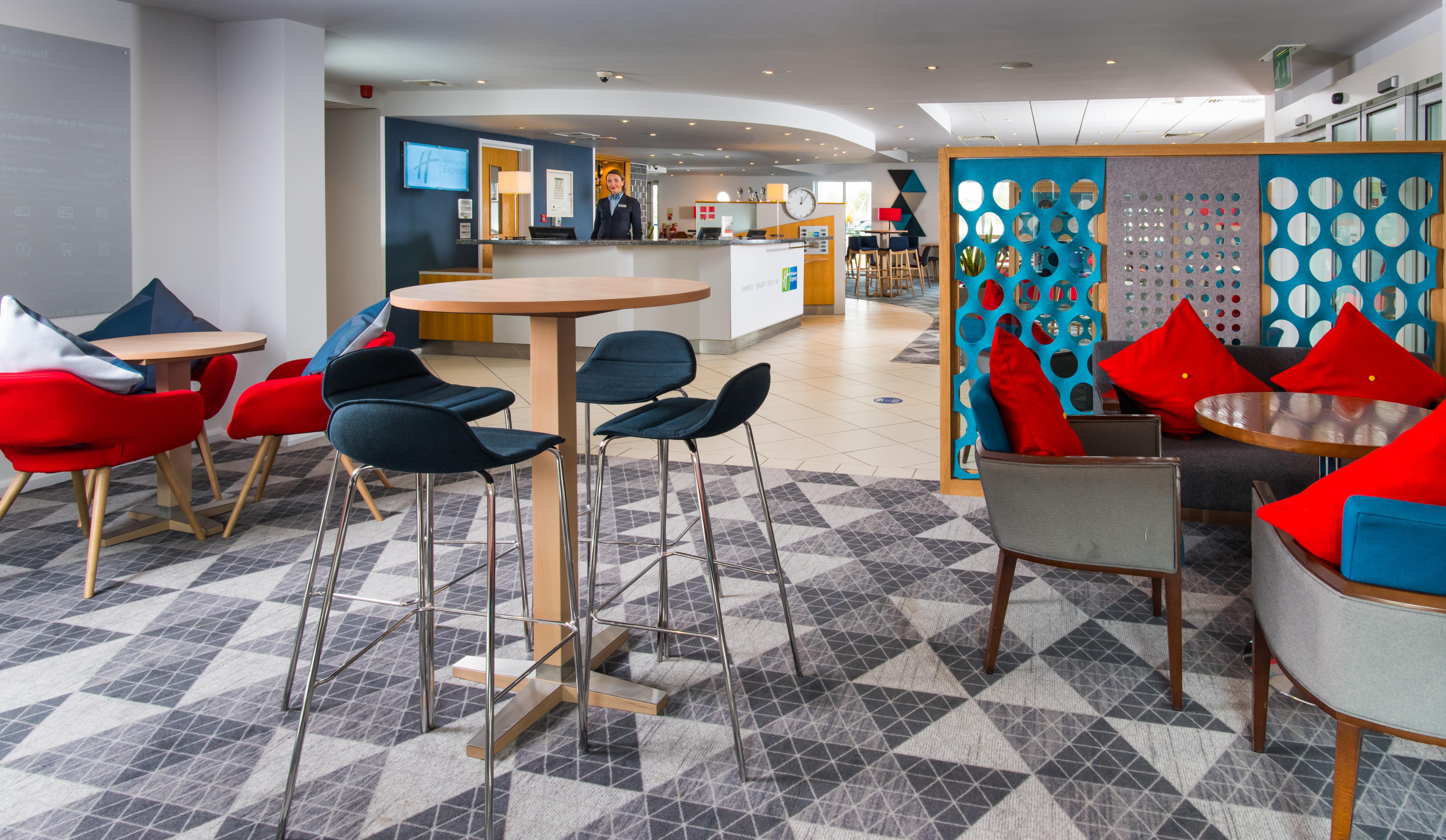 Holiday Inn Express Southampton West By Ihg Totton Exterior foto