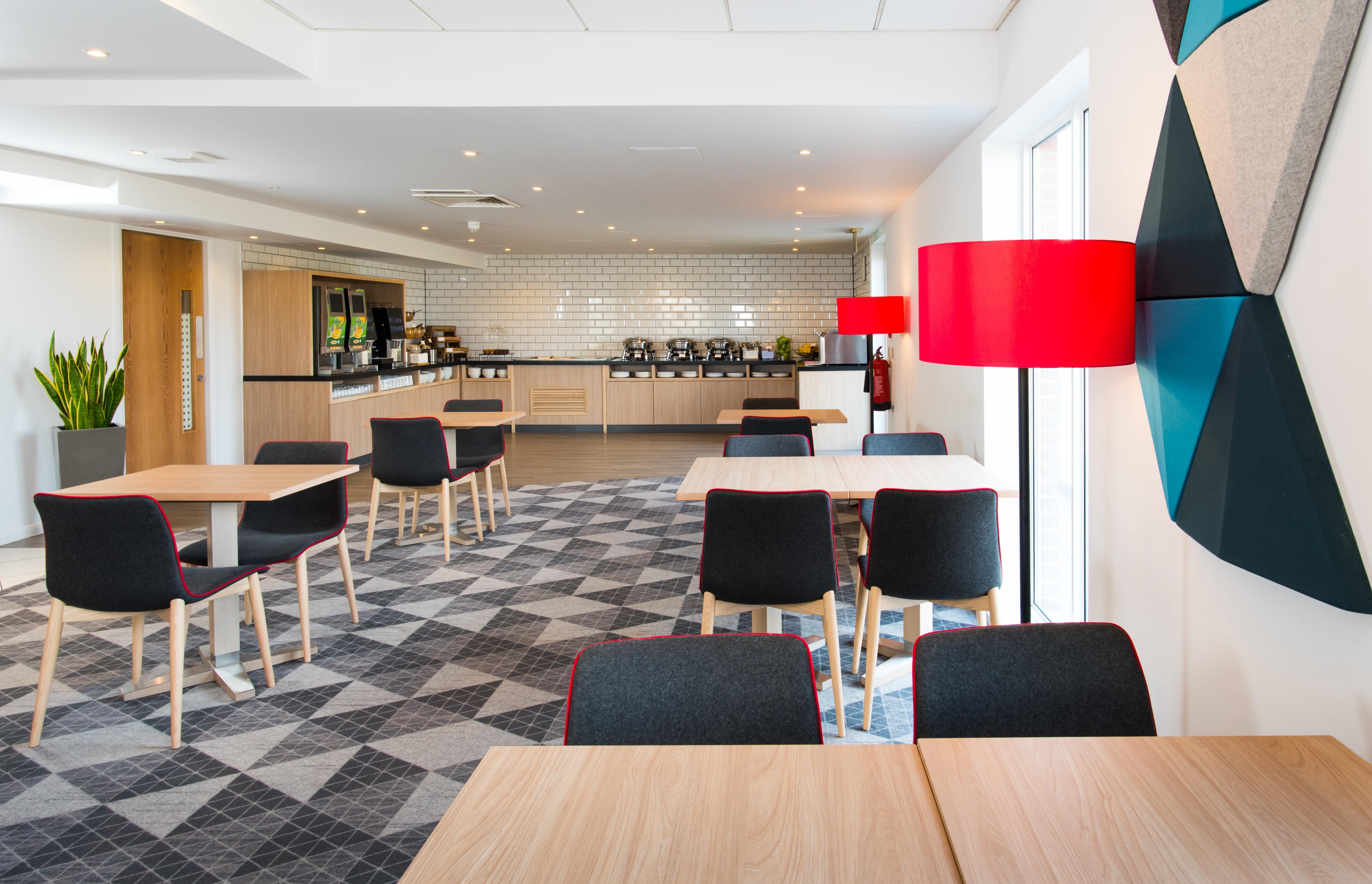 Holiday Inn Express Southampton West By Ihg Totton Exterior foto