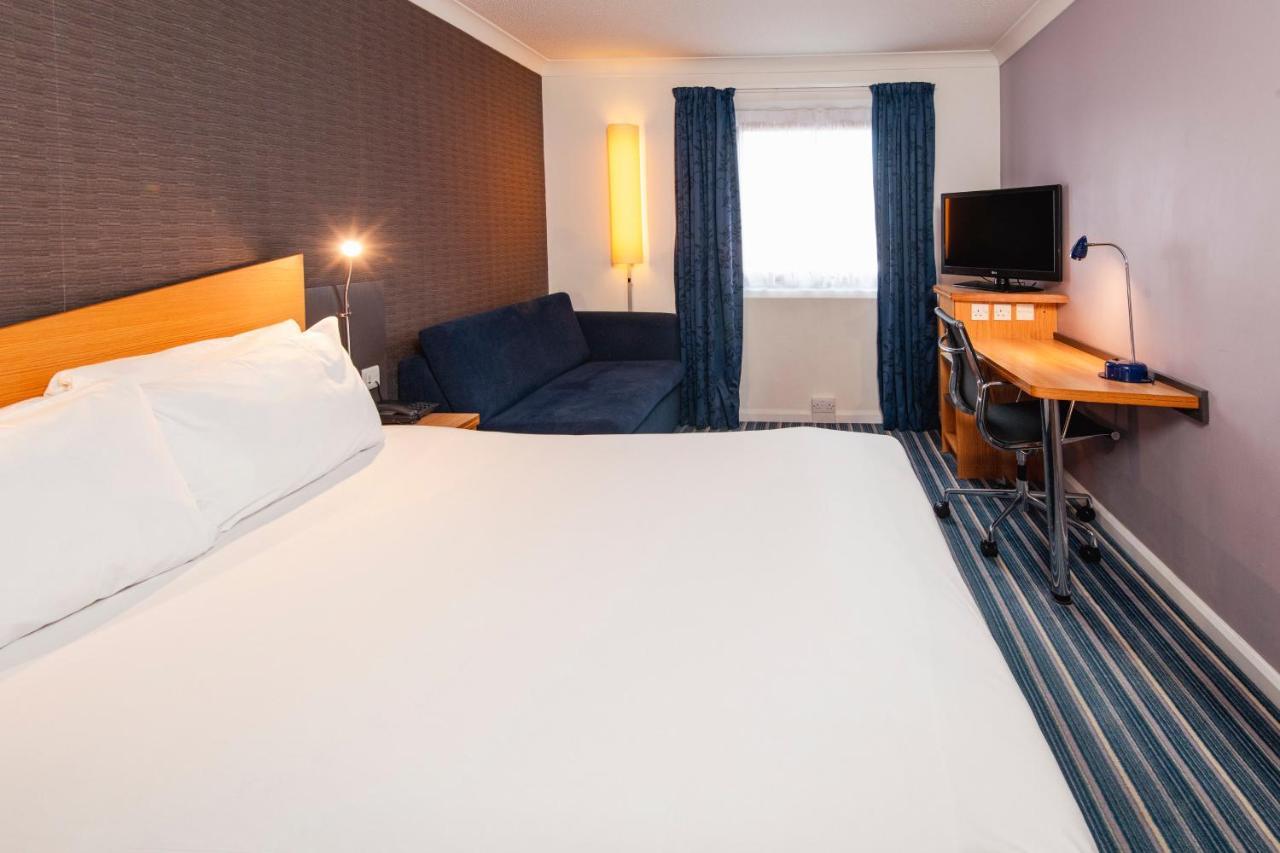 Holiday Inn Express Southampton West By Ihg Totton Exterior foto