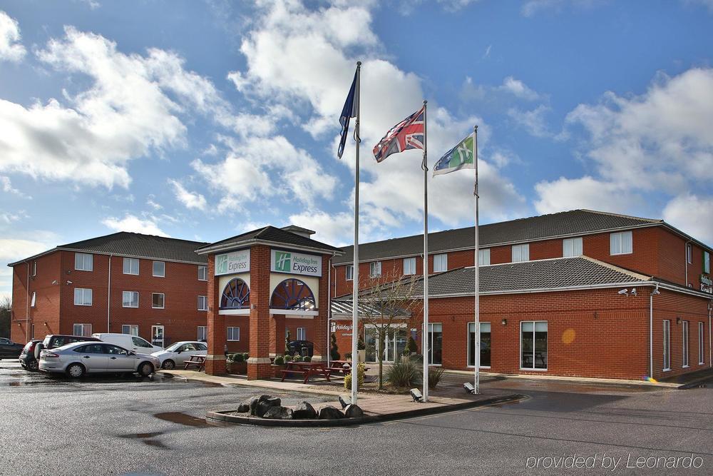 Holiday Inn Express Southampton West By Ihg Totton Exterior foto