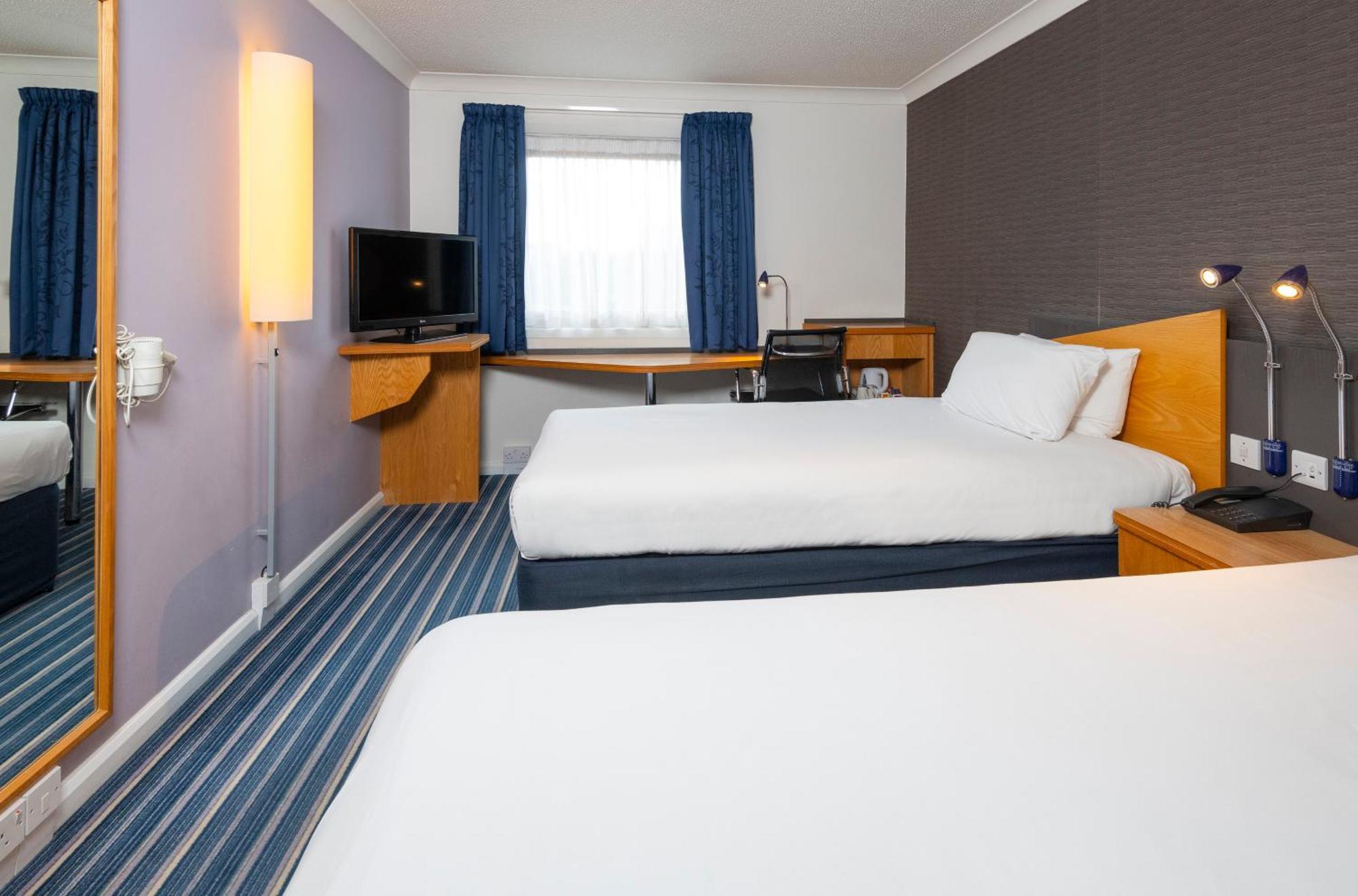 Holiday Inn Express Southampton West By Ihg Totton Exterior foto