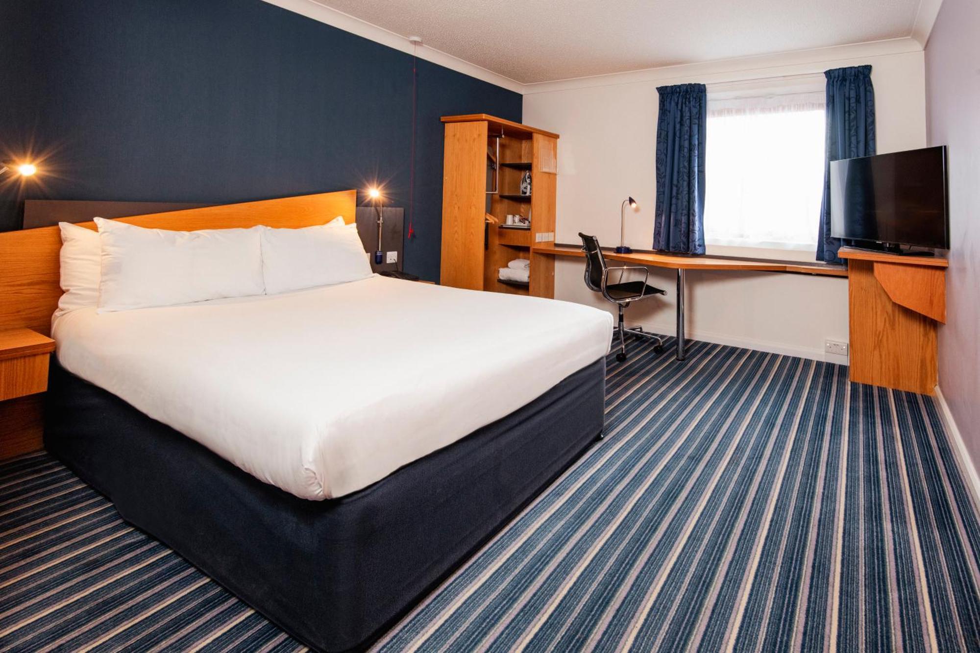 Holiday Inn Express Southampton West By Ihg Totton Exterior foto